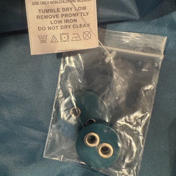 Willow Lane Women's 2x Teal Quilted Button Down Coat - Picture 7 of 7